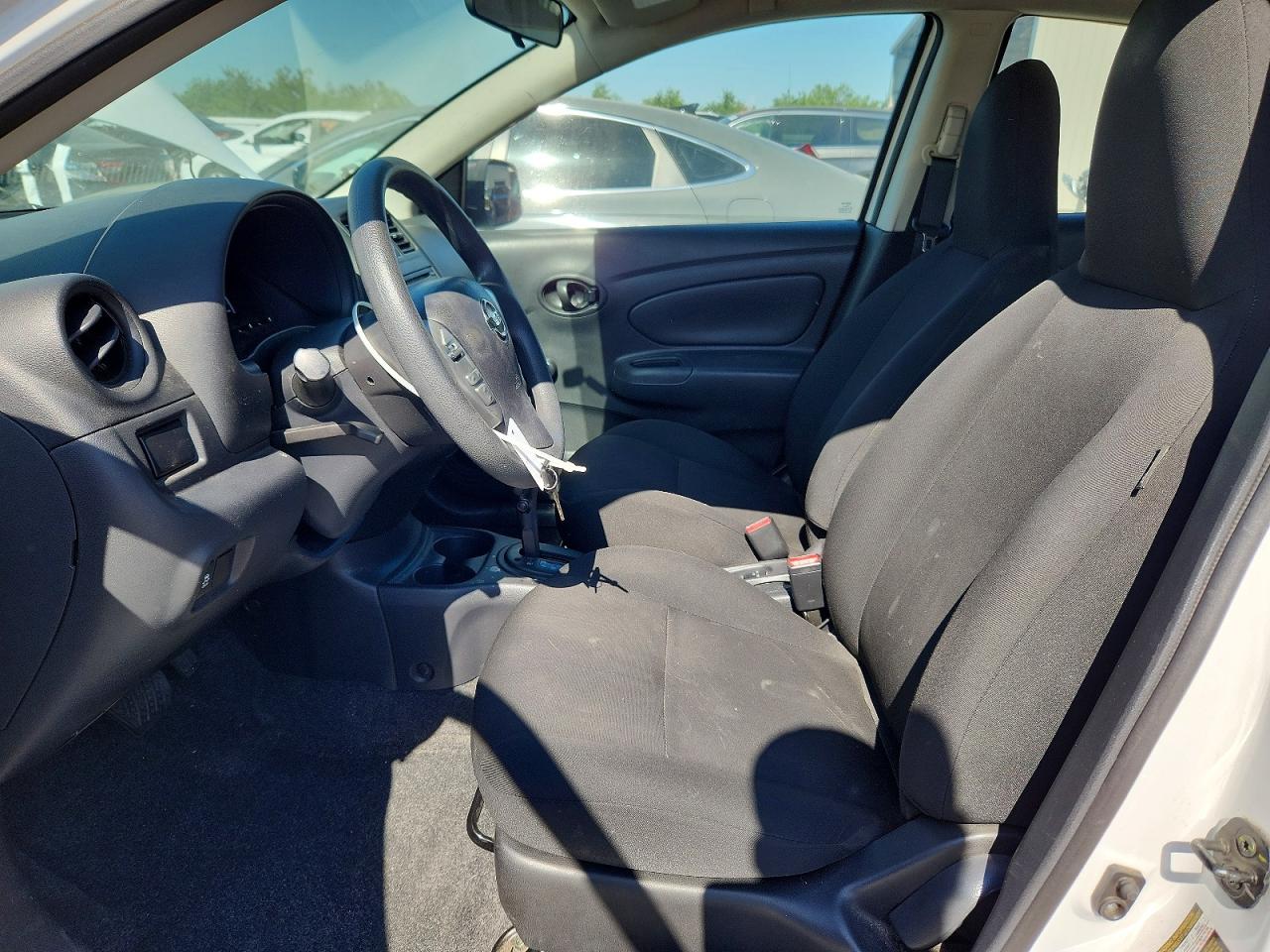 2015 NISSAN VERSA