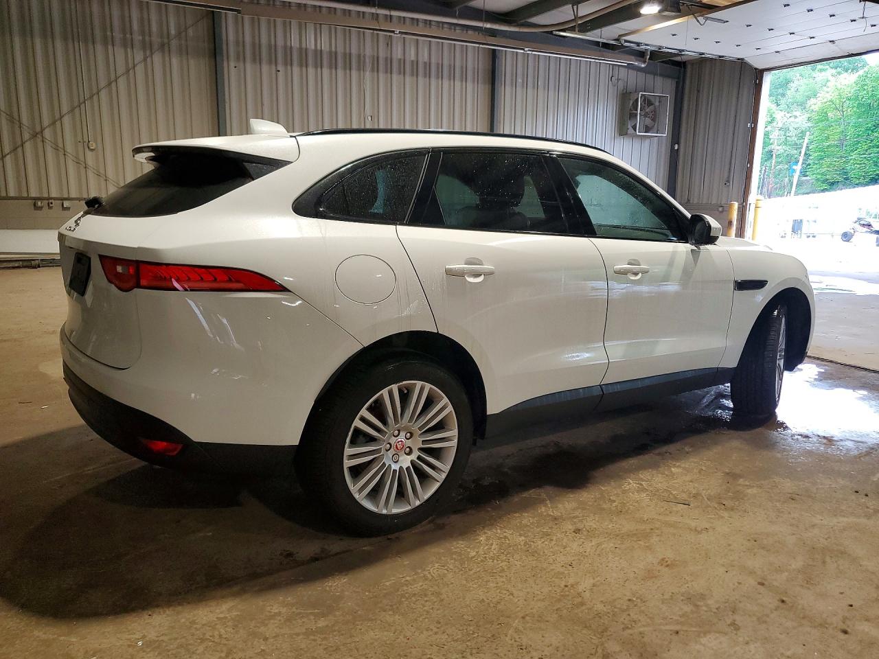 2019 JAGUAR F-PACE