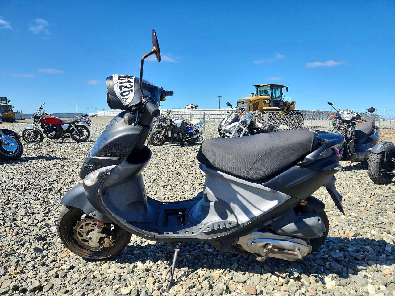 2012 GENUINE SCOOTER CO. SCOOTER