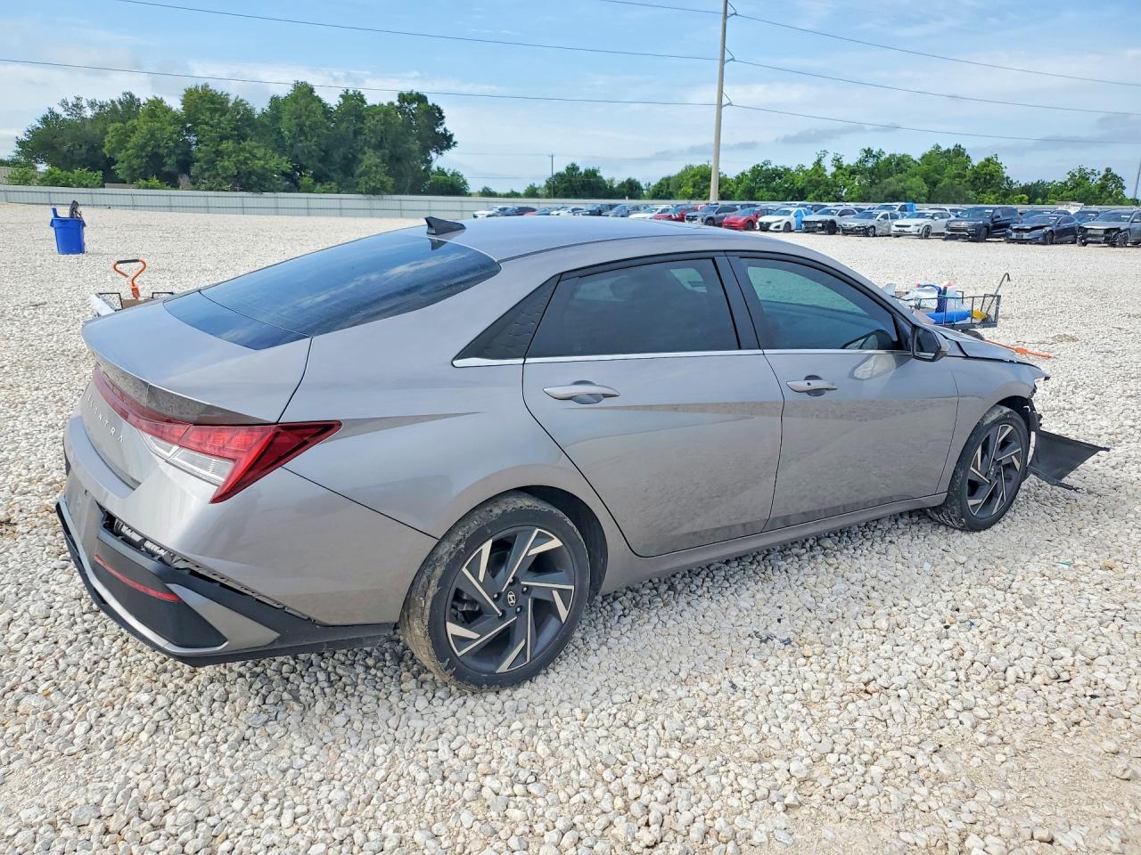 2024 HYUNDAI ELANTRA