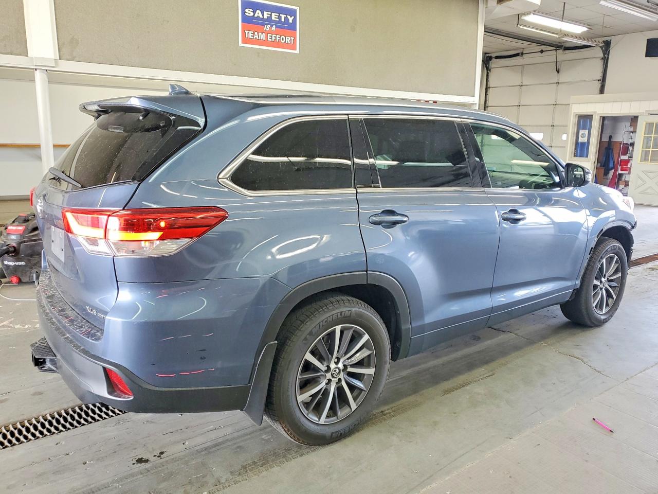 2017 TOYOTA HIGHLANDER