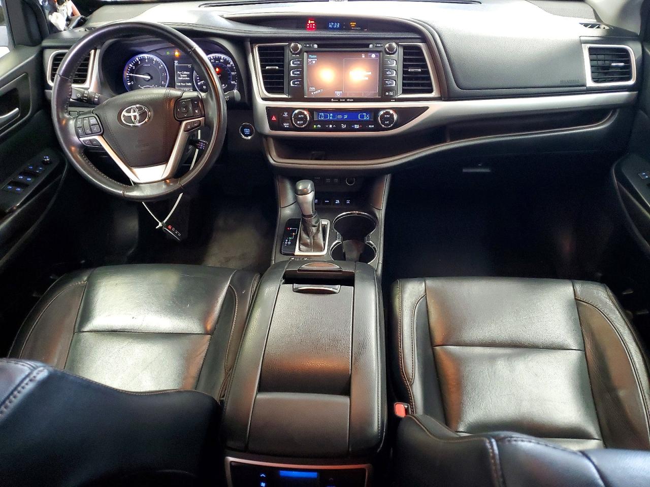 2017 TOYOTA HIGHLANDER