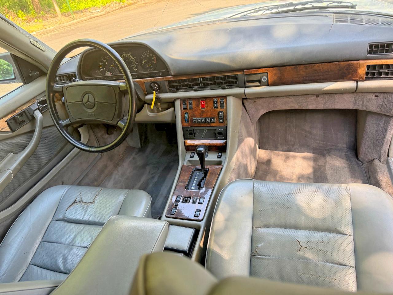 1987 MERCEDES-BENZ 560-CLASS