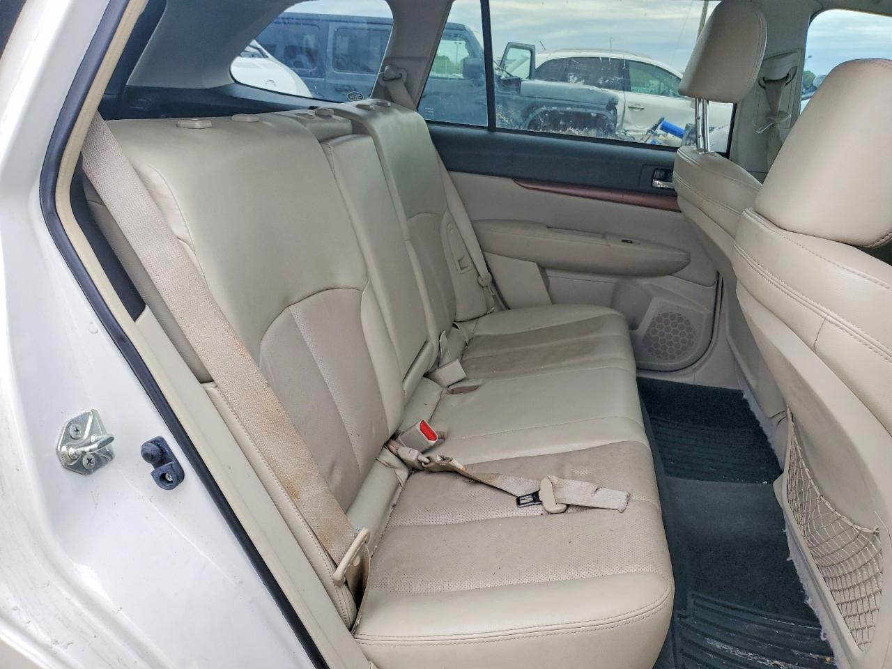 2014 SUBARU OUTBACK