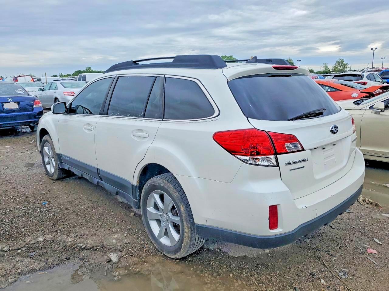 2014 SUBARU OUTBACK