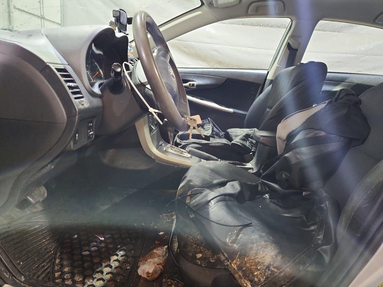 2011 TOYOTA COROLLA