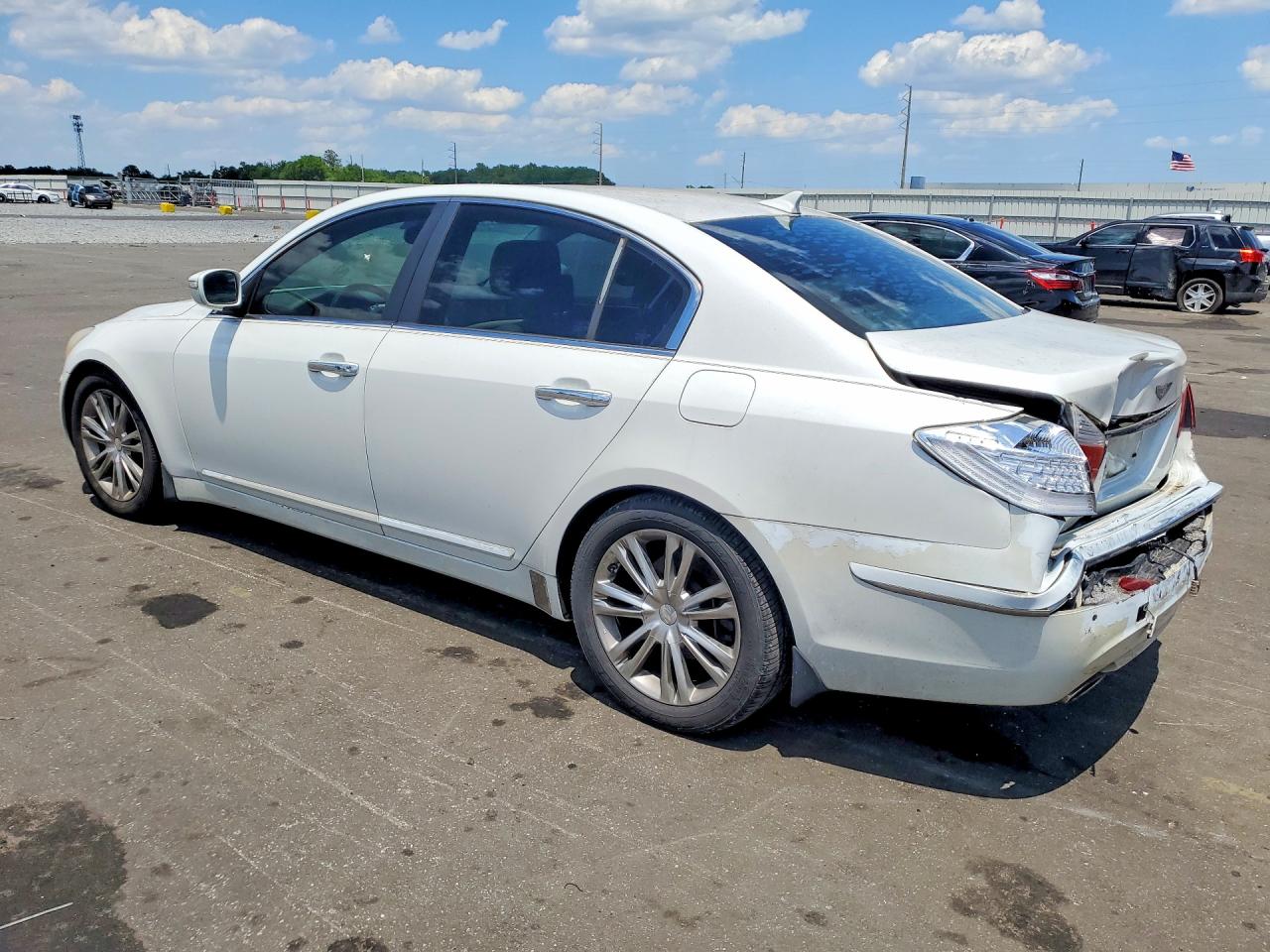 2011 HYUNDAI GENESIS