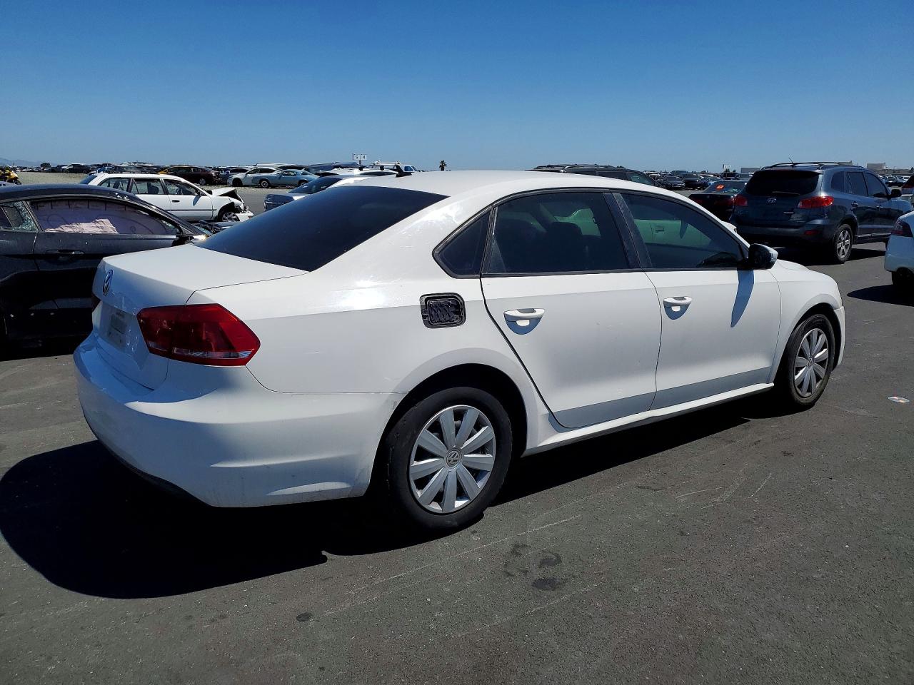 2013 VOLKSWAGEN PASSAT