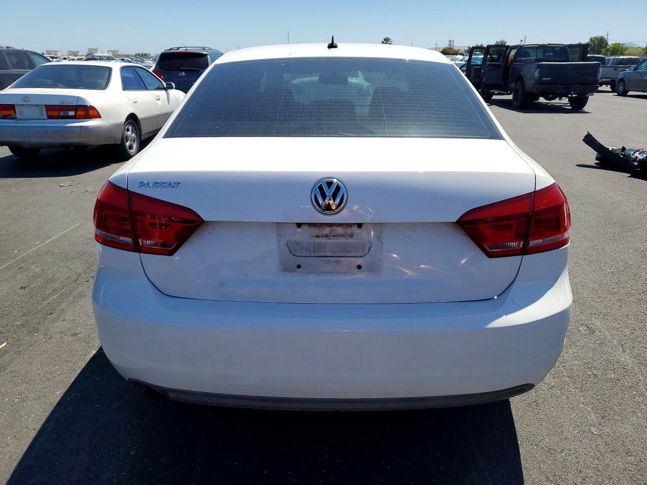 2013 VOLKSWAGEN PASSAT