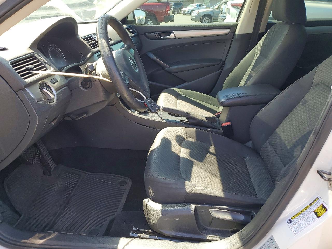 2013 VOLKSWAGEN PASSAT
