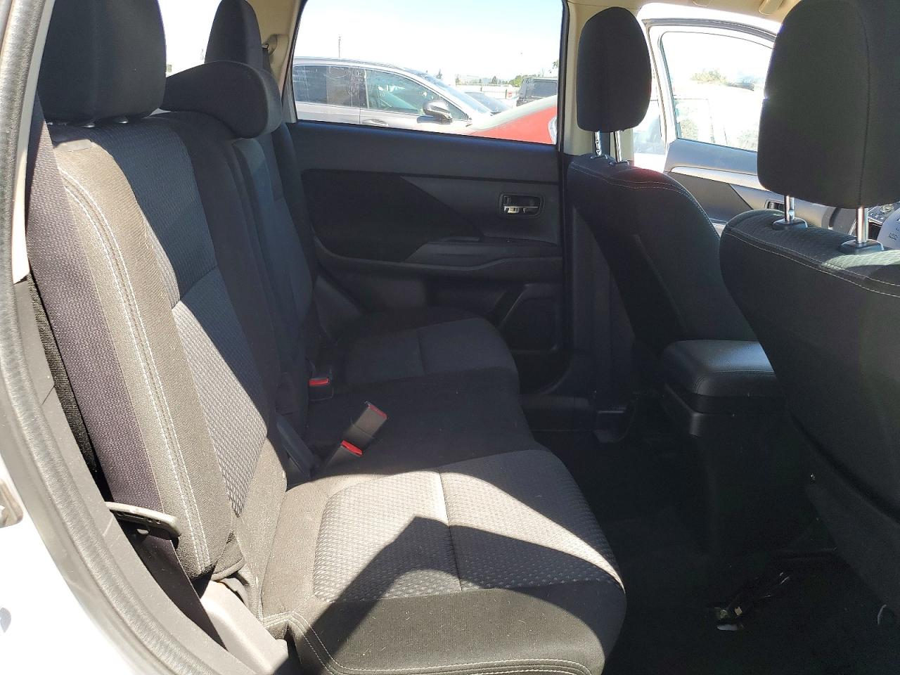 2016 MITSUBISHI OUTLANDER