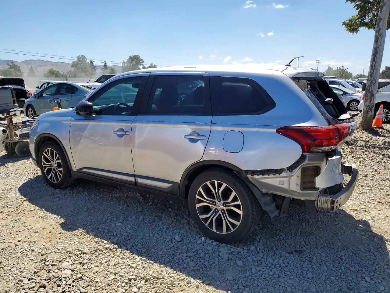 2016 MITSUBISHI OUTLANDER
