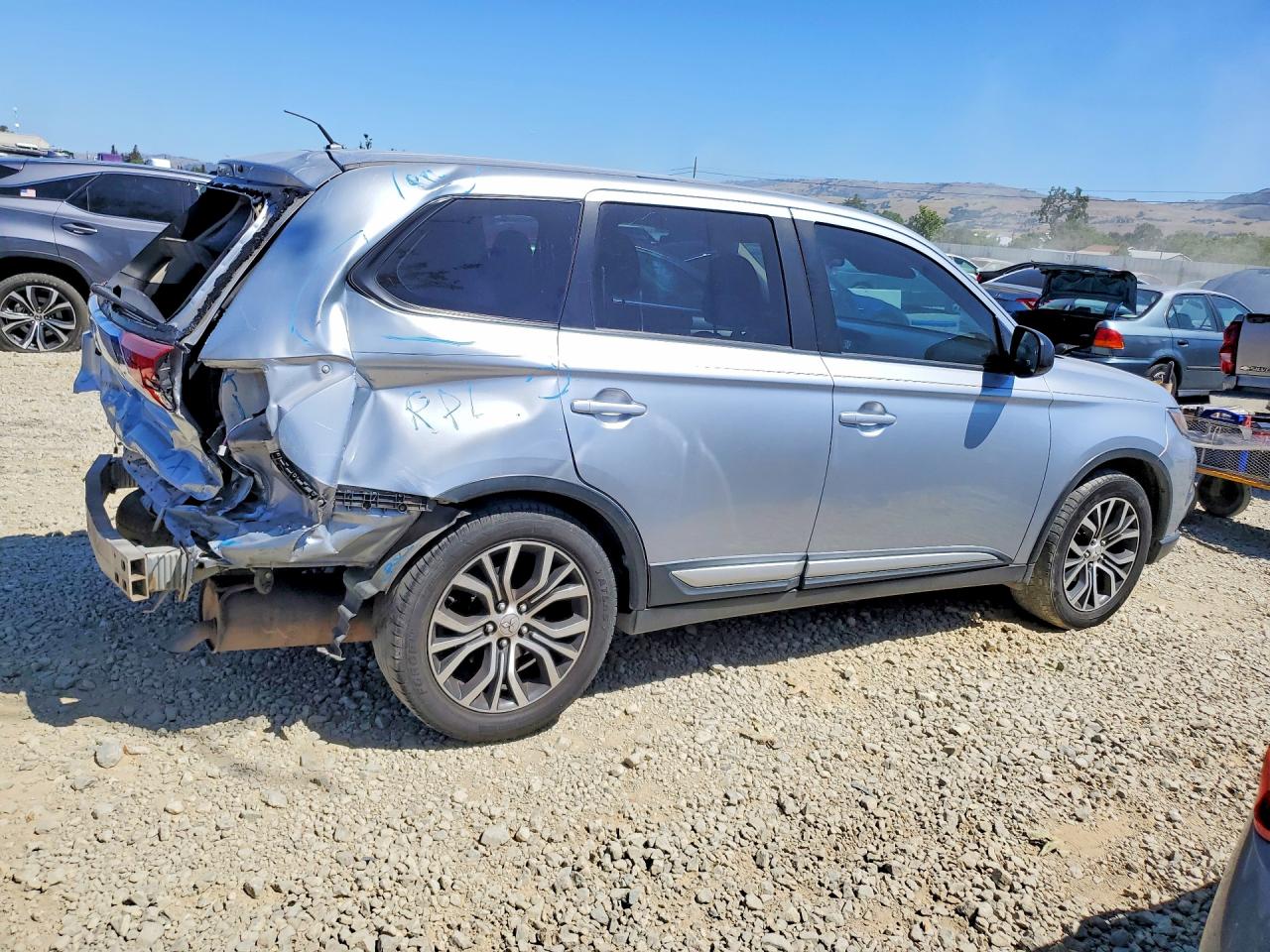 2016 MITSUBISHI OUTLANDER