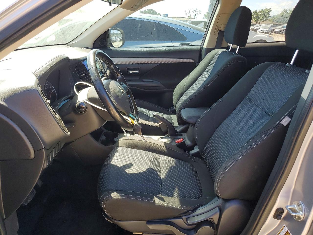 2016 MITSUBISHI OUTLANDER