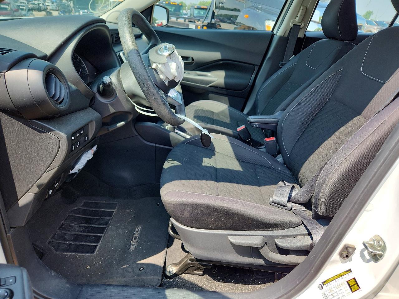 2021 NISSAN KICKS