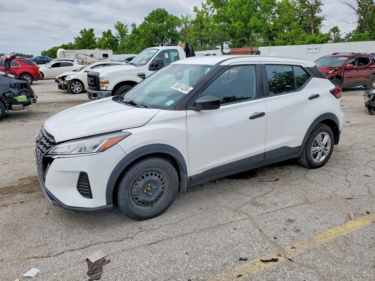 2021 NISSAN KICKS