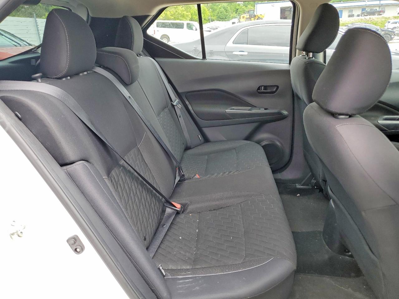 2021 NISSAN KICKS