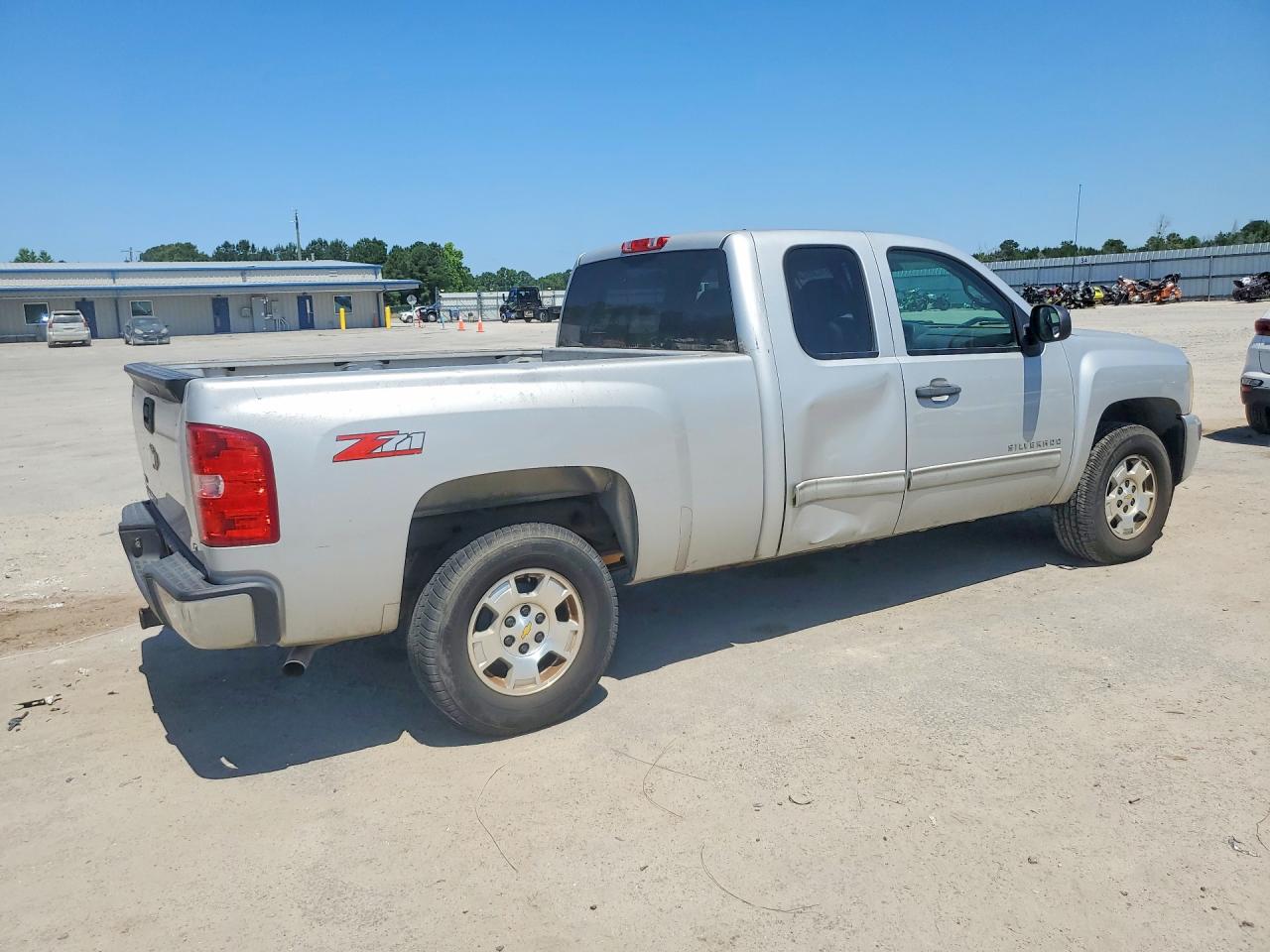 2011 CHEVROLET SILVERADO