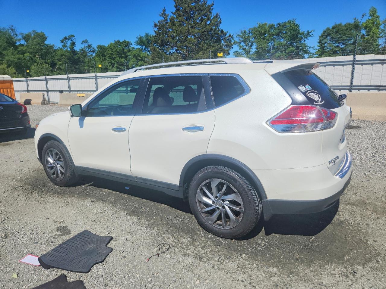 2015 NISSAN ROGUE