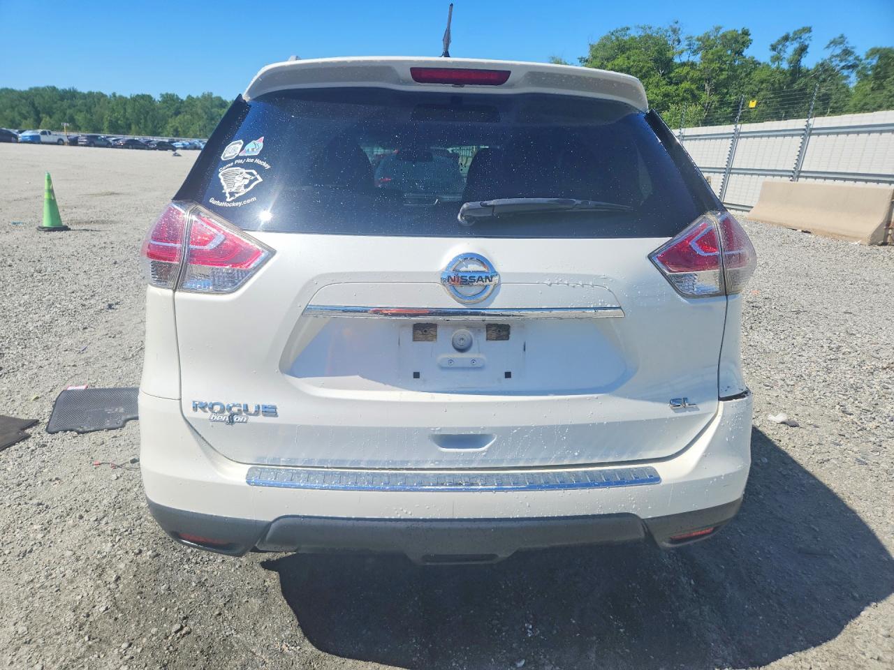 2015 NISSAN ROGUE