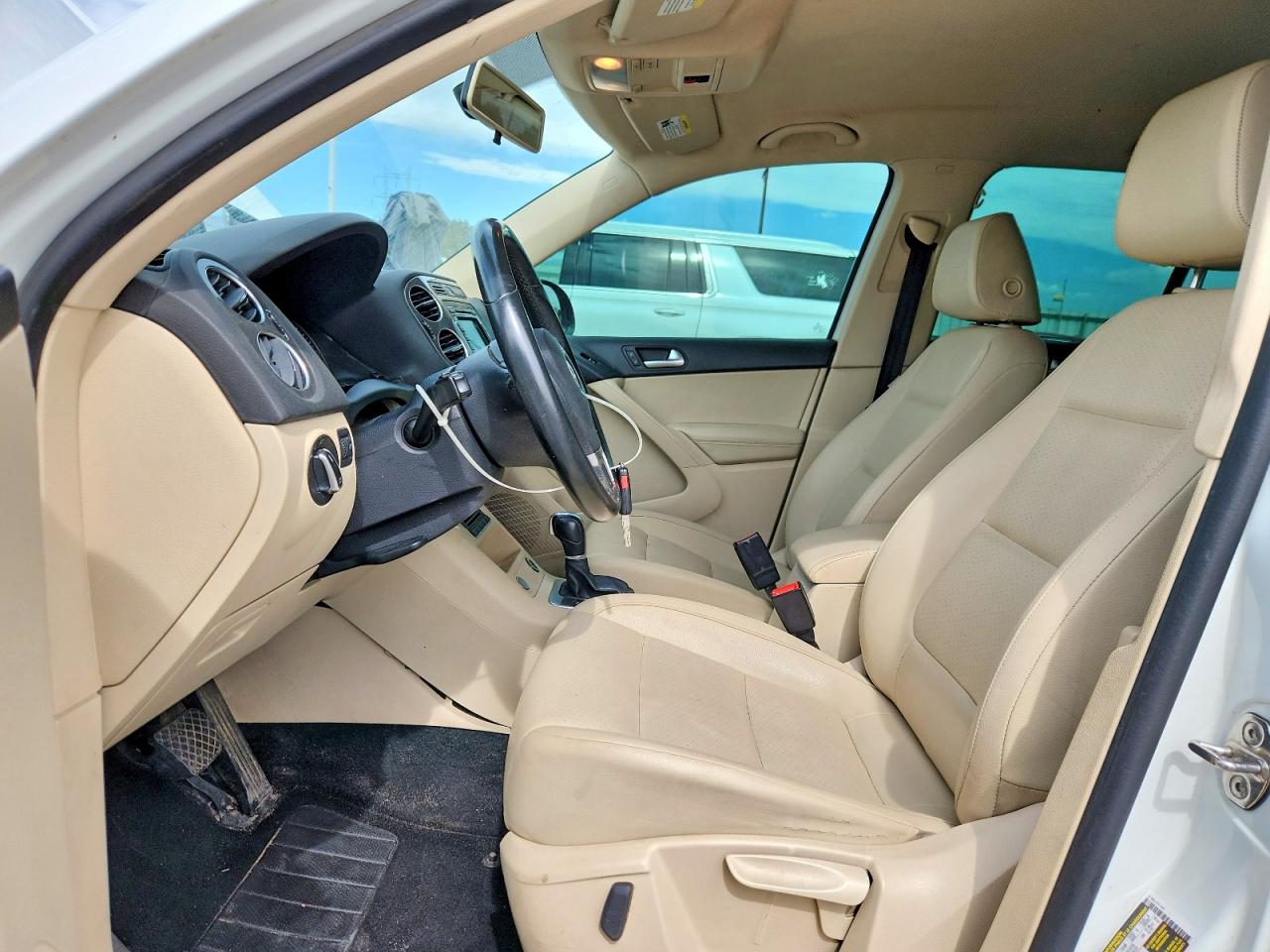 2014 VOLKSWAGEN TIGUAN