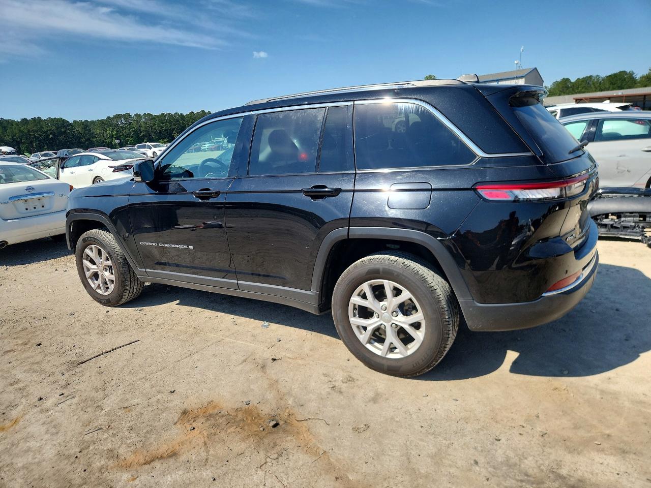 2022 JEEP CHEROKEE