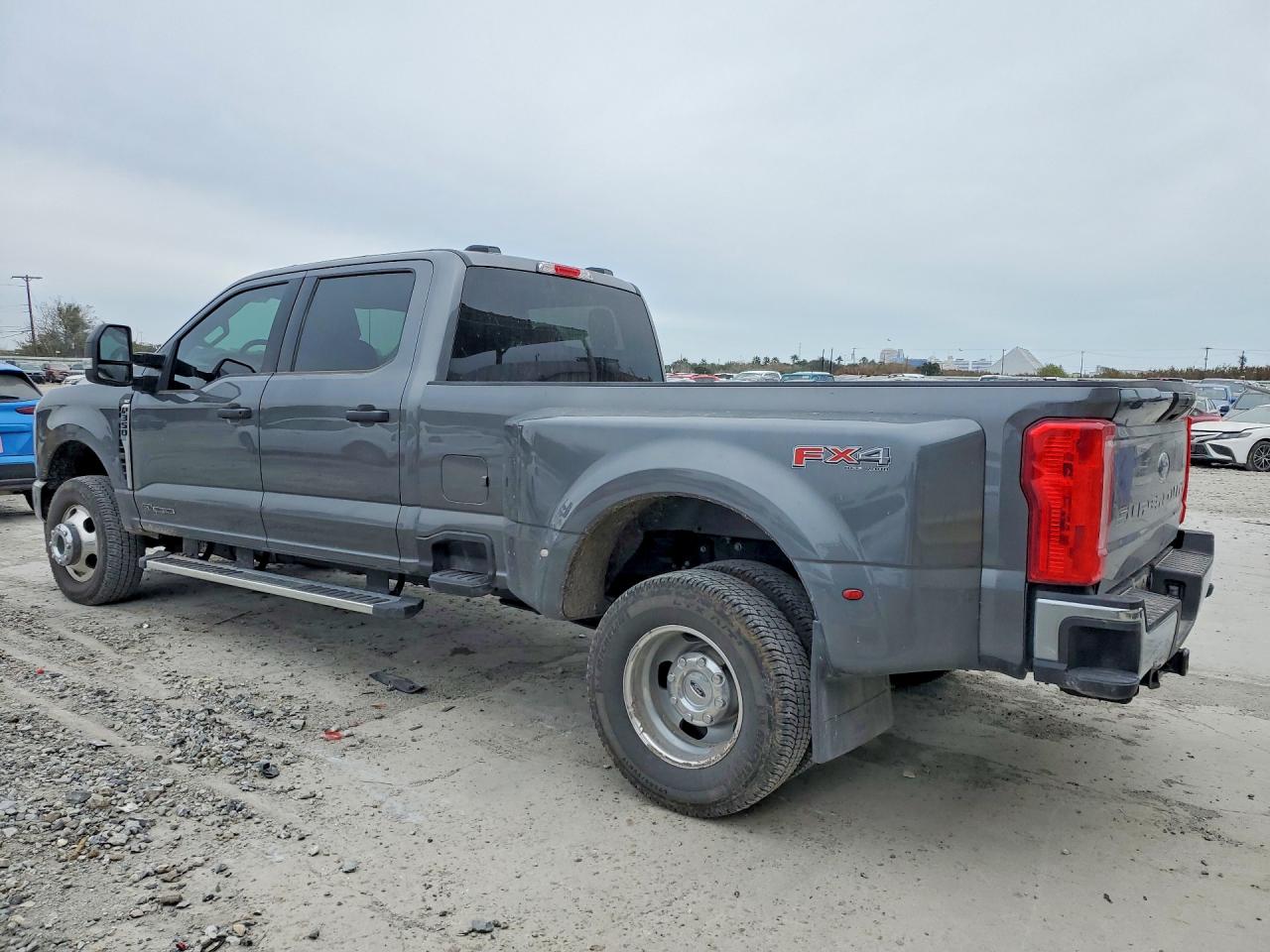 2025 FORD F350