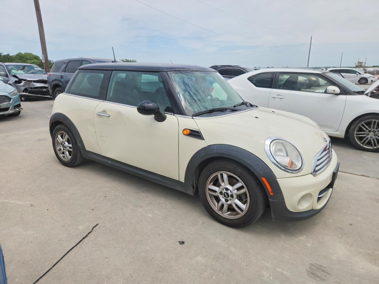 2013 MINI COOPER