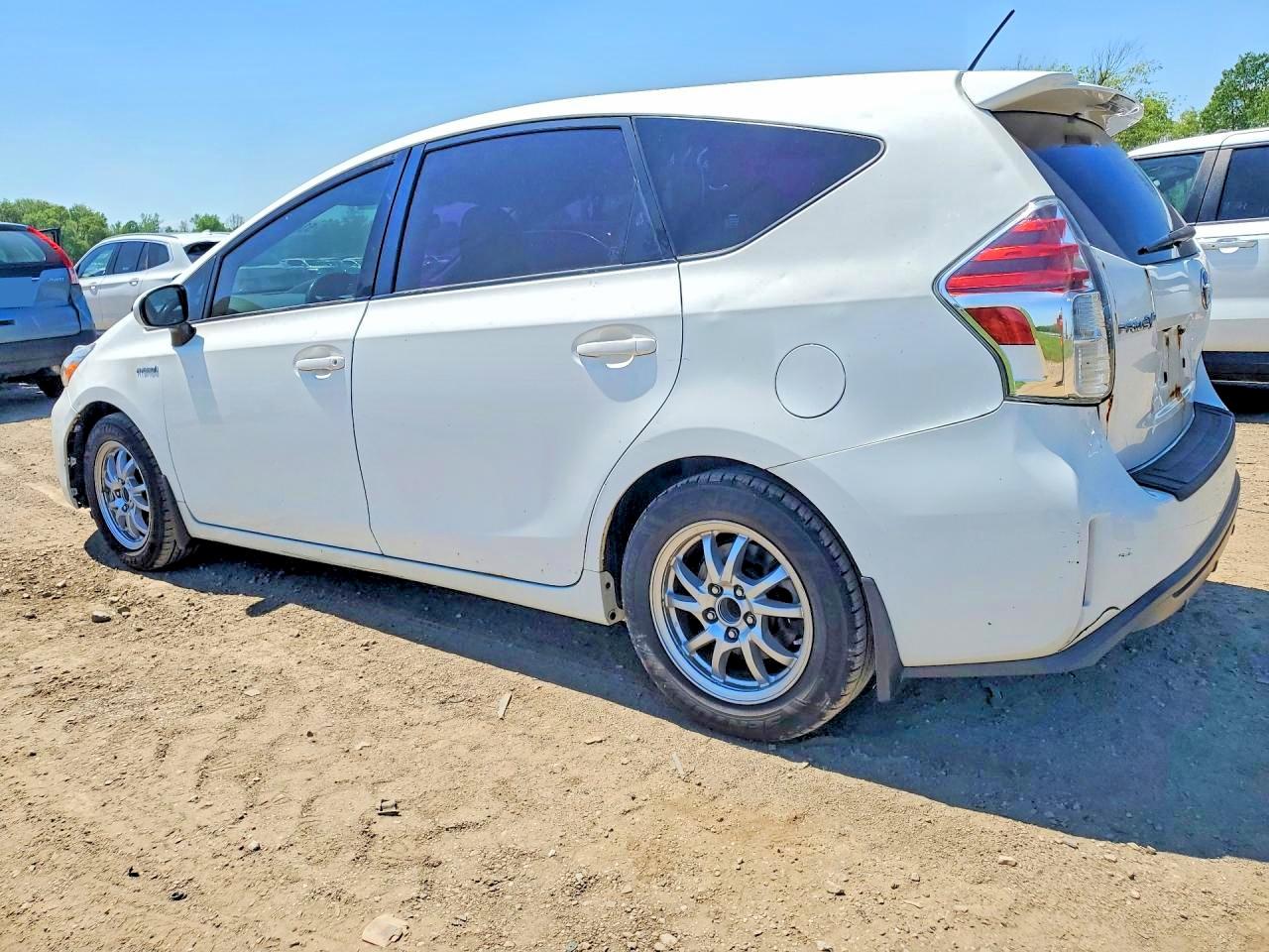 2015 TOYOTA PRIUS