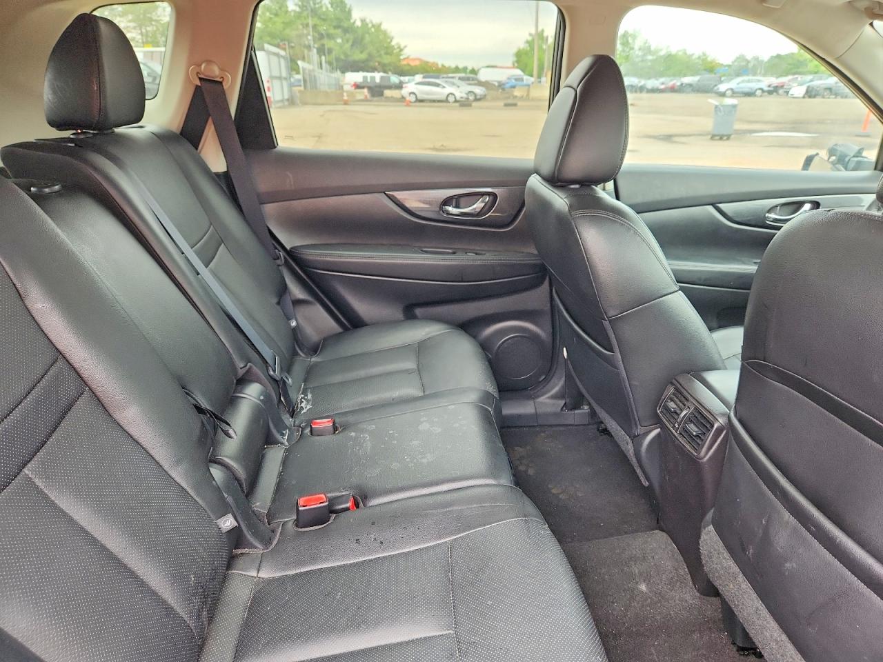 2016 NISSAN ROGUE