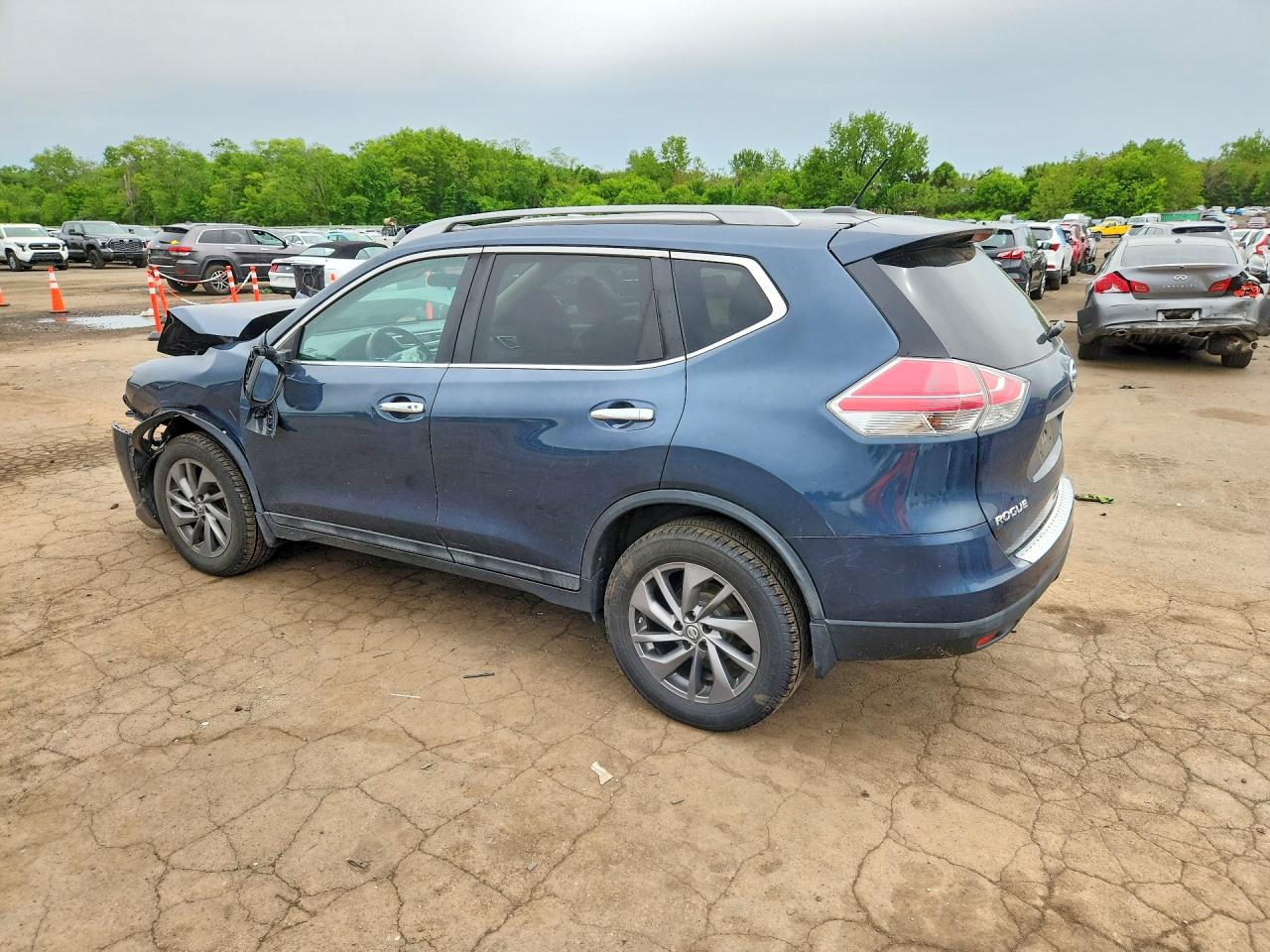 2016 NISSAN ROGUE