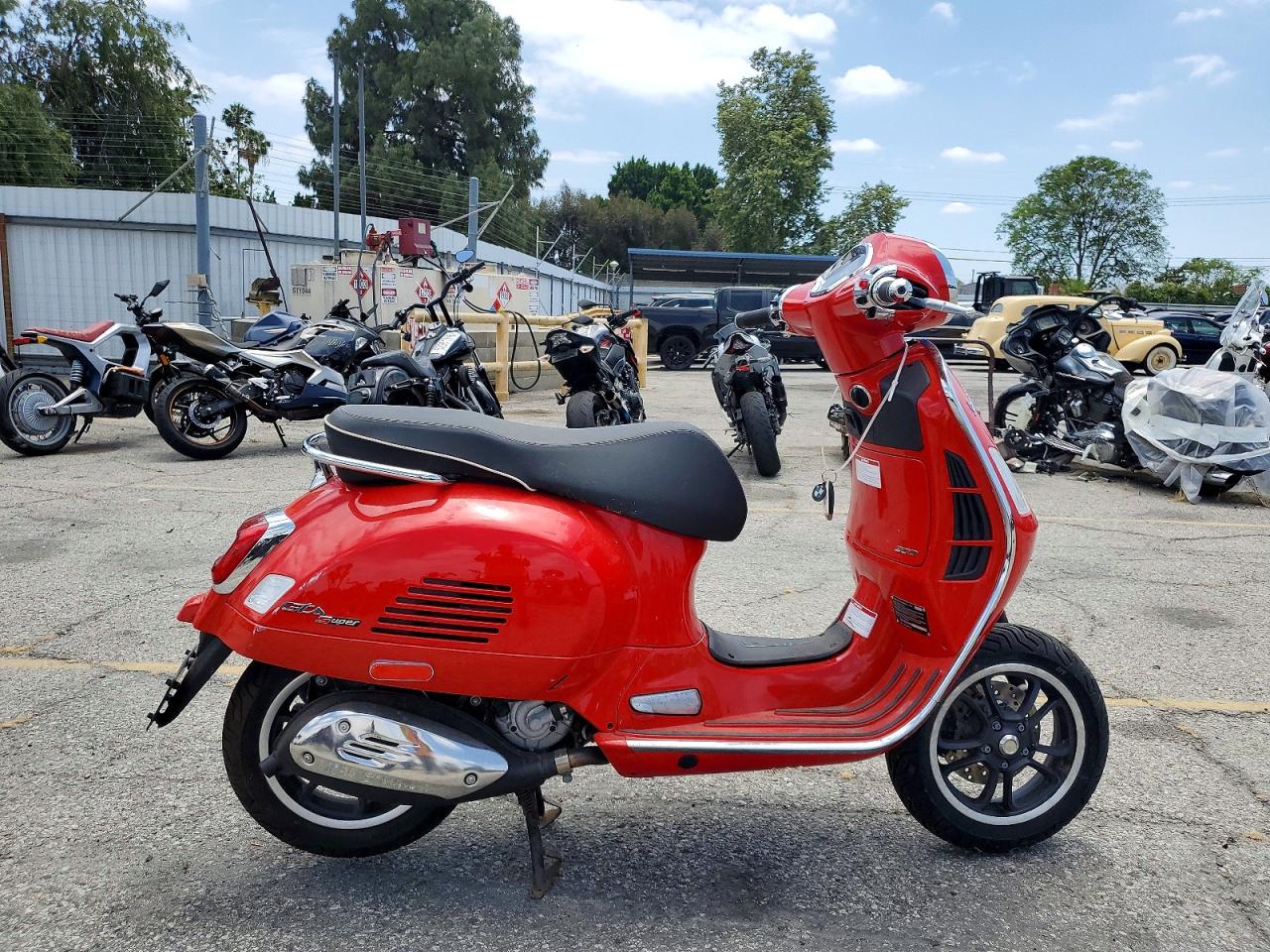 2023 VESPA GTS/SEI GI