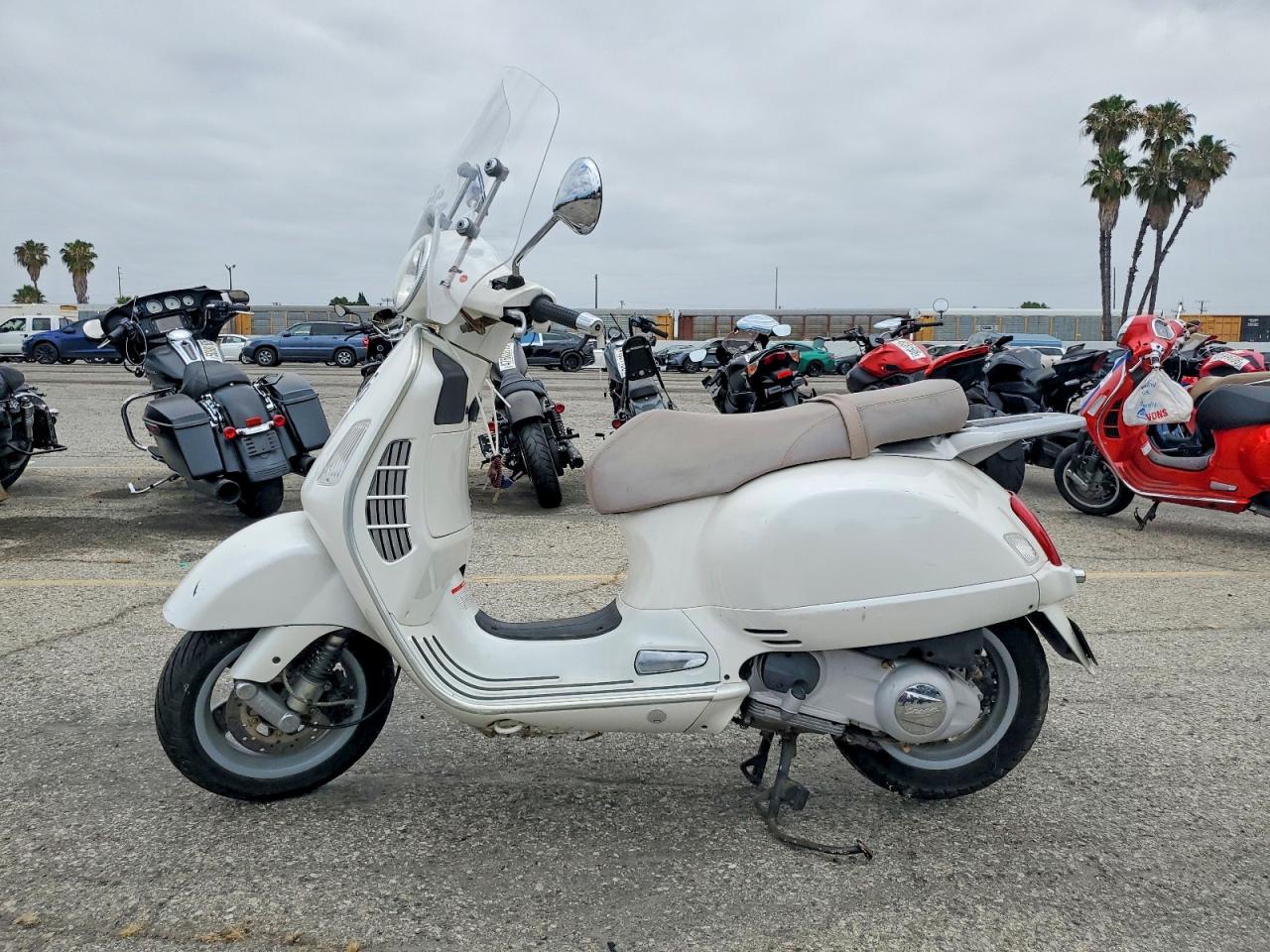 2006 VESPA SCOOTER