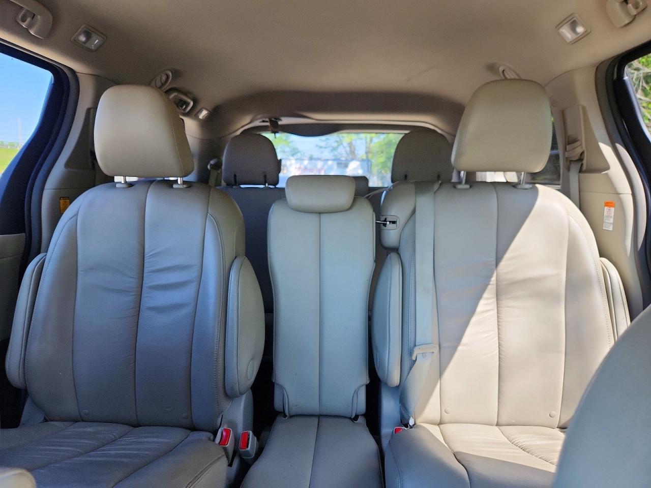 2012 TOYOTA SIENNA