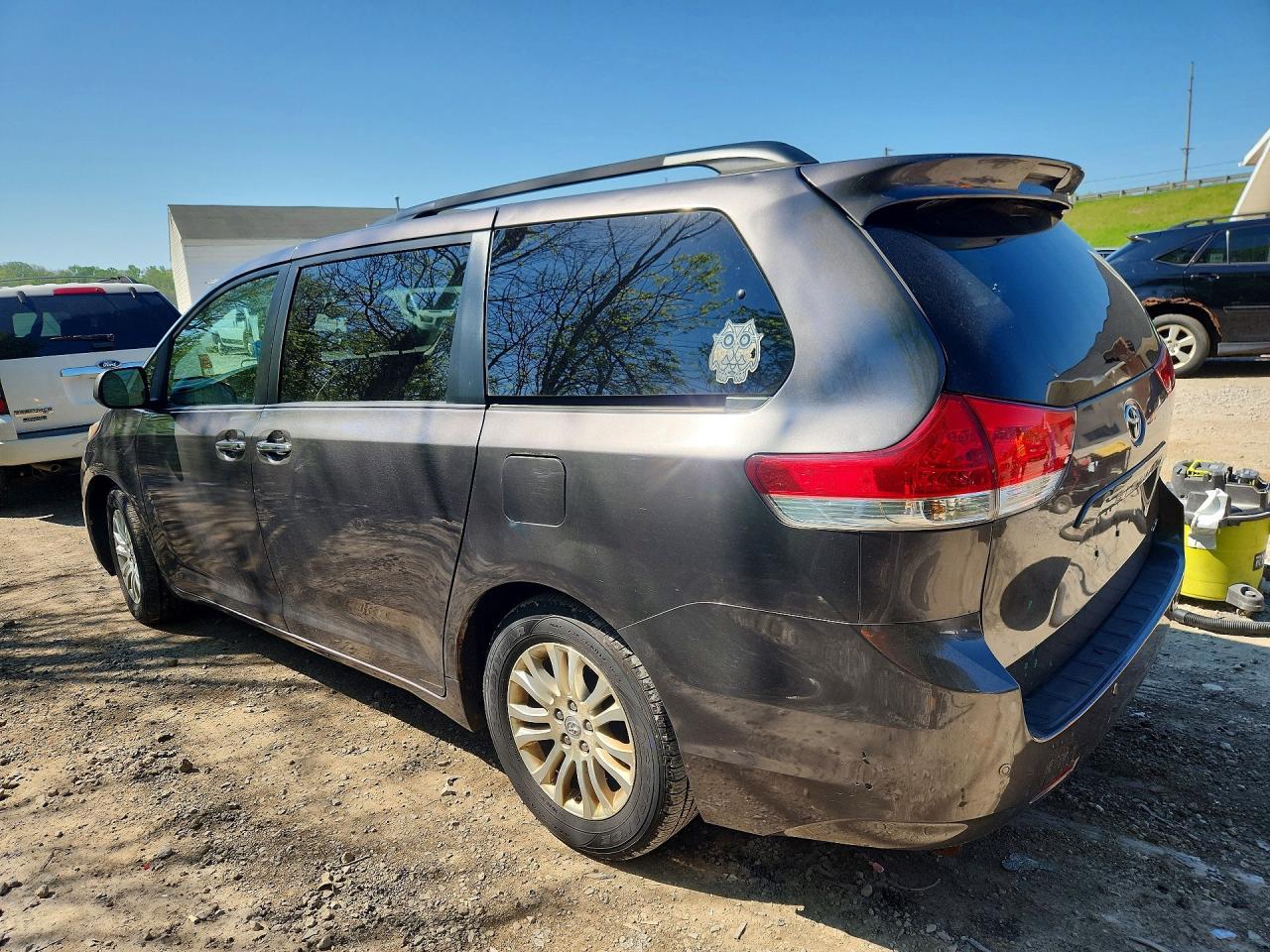 2012 TOYOTA SIENNA