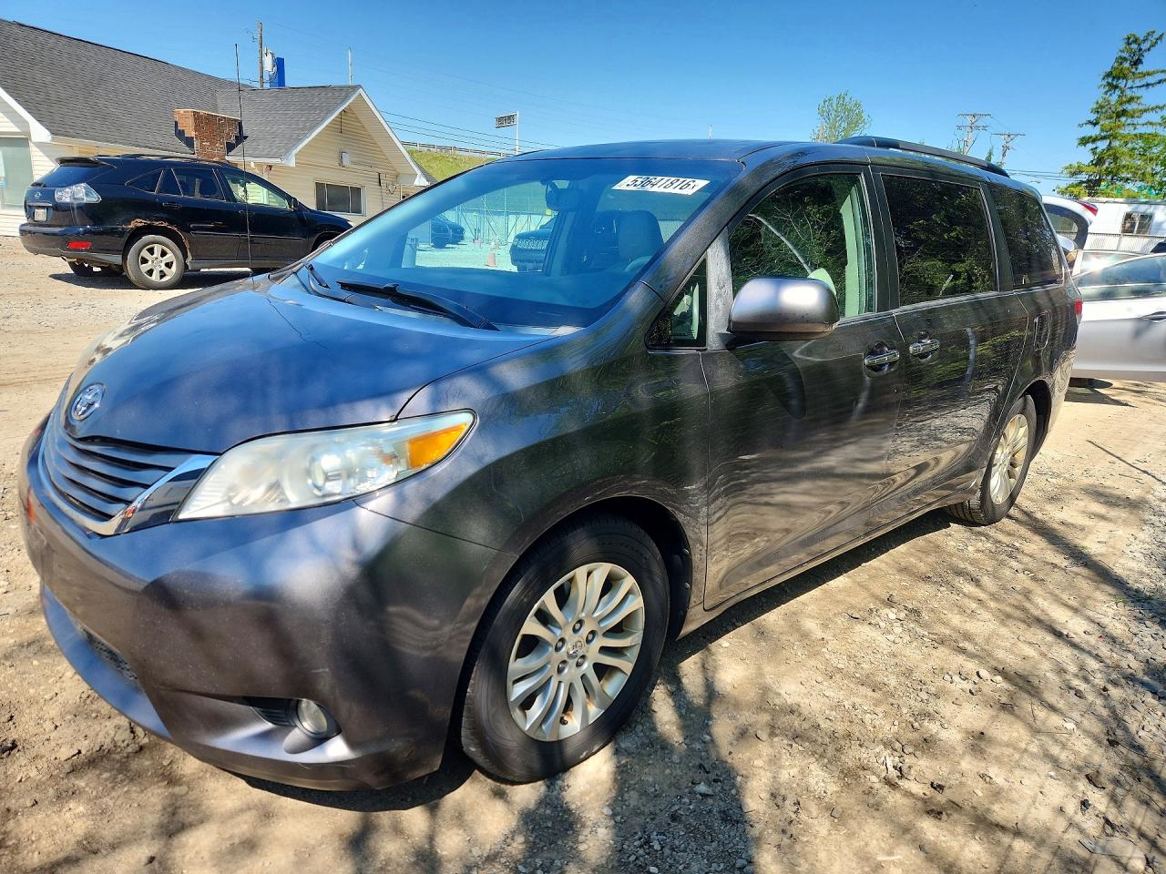 2012 TOYOTA SIENNA