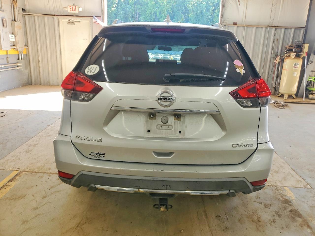 2017 NISSAN ROGUE SV