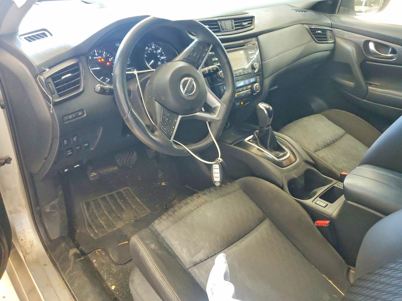 2017 NISSAN ROGUE SV