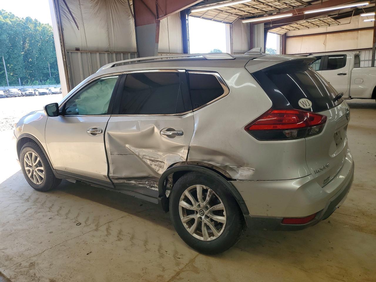 2017 NISSAN ROGUE SV