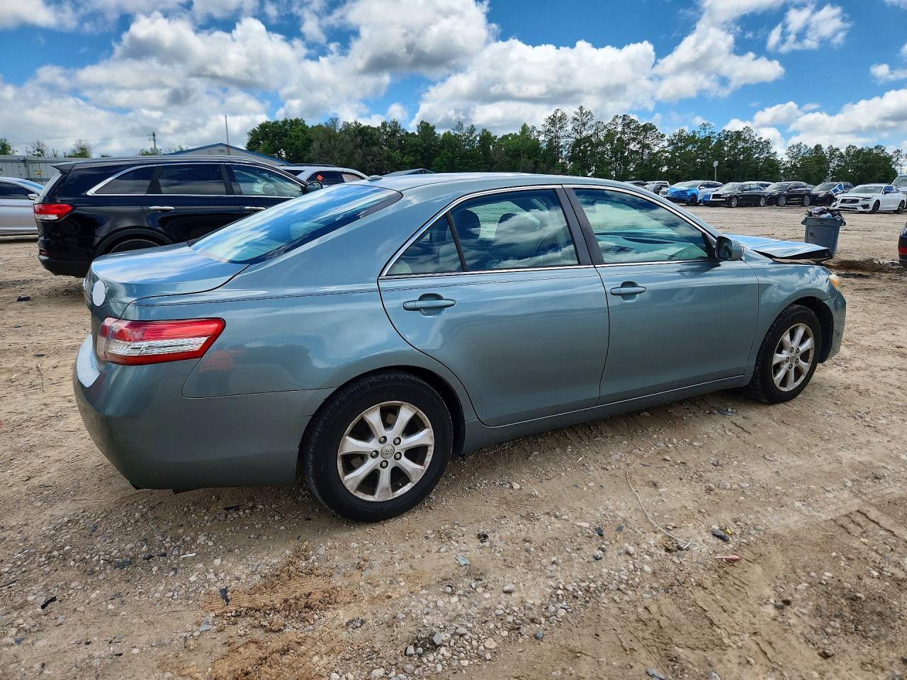 2011 TOYOTA CAMRY