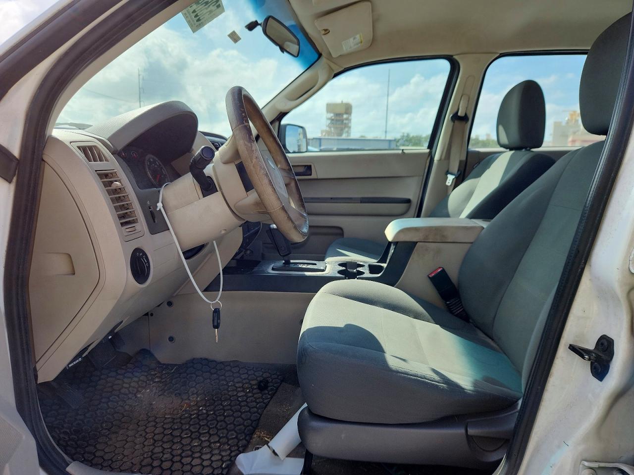 2010 FORD ESCAPE