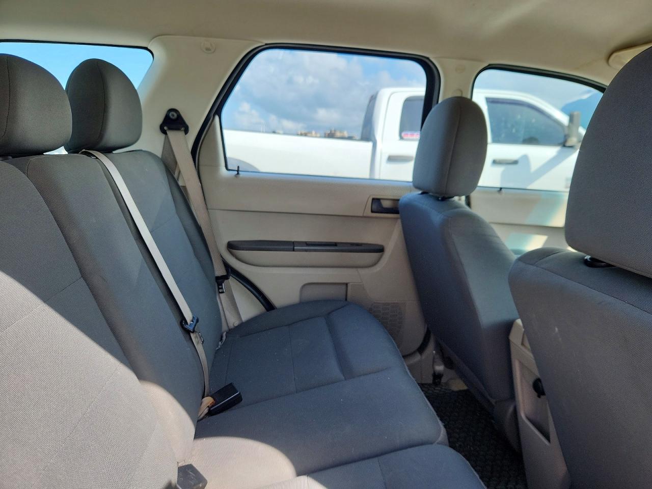 2010 FORD ESCAPE