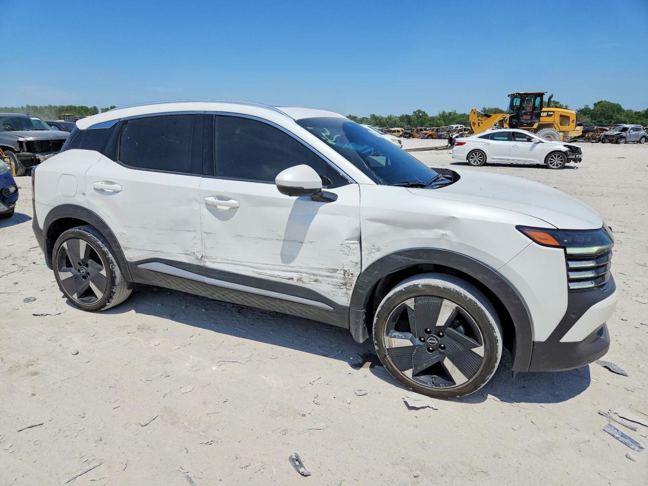 2025 NISSAN KICKS