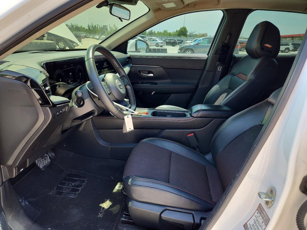 2025 NISSAN KICKS