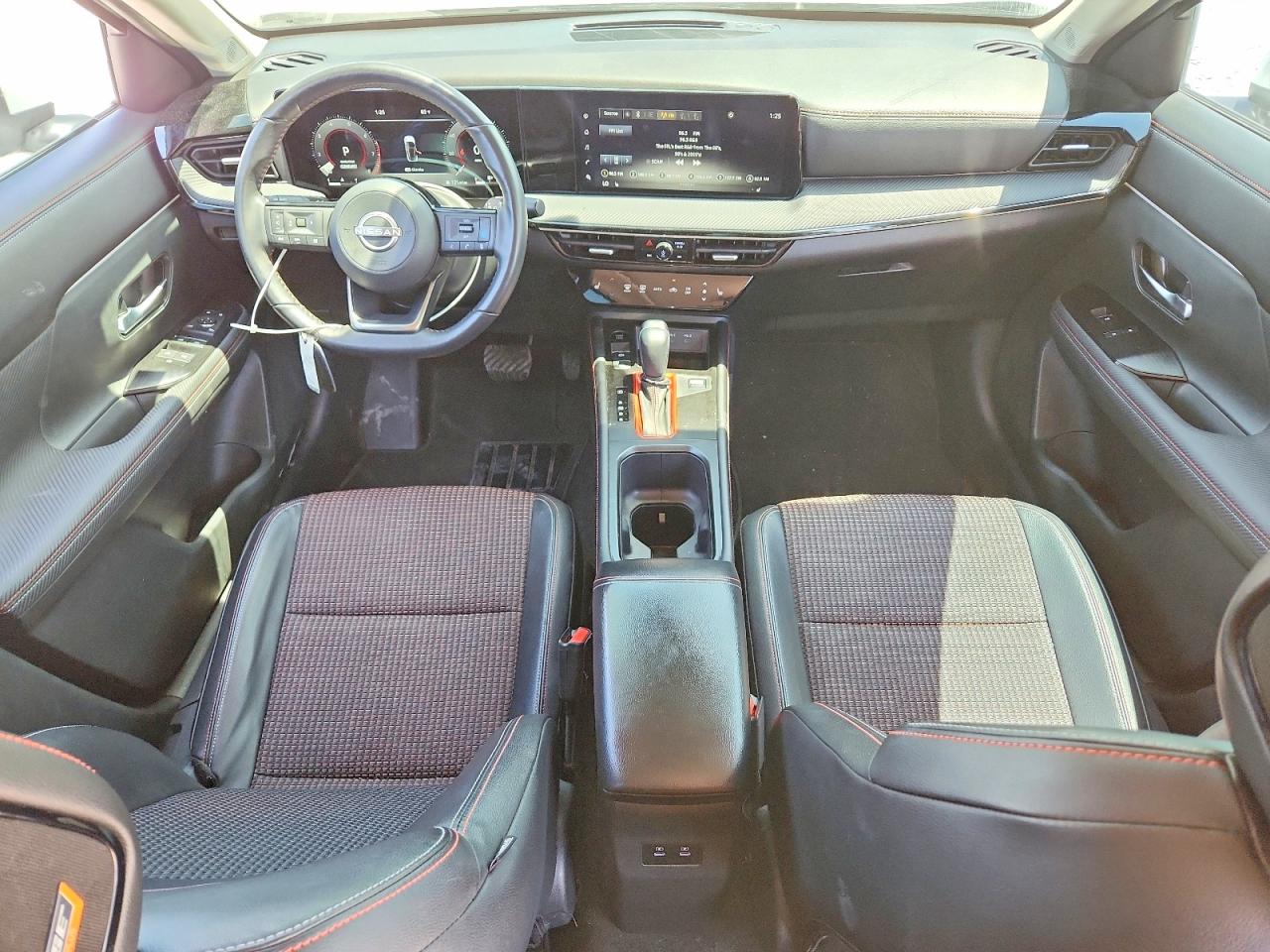 2025 NISSAN KICKS