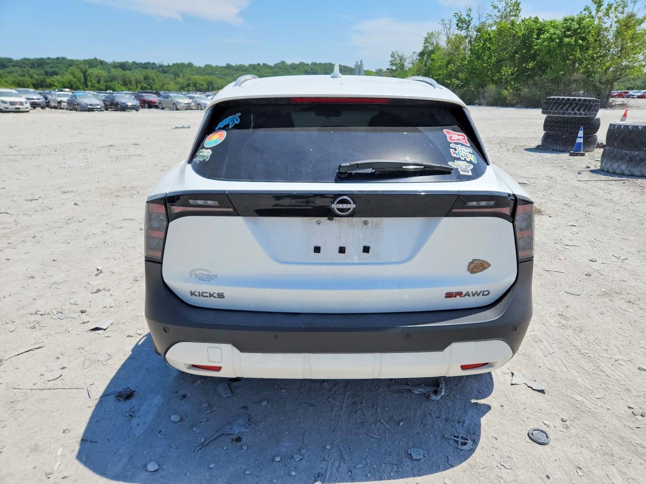 2025 NISSAN KICKS