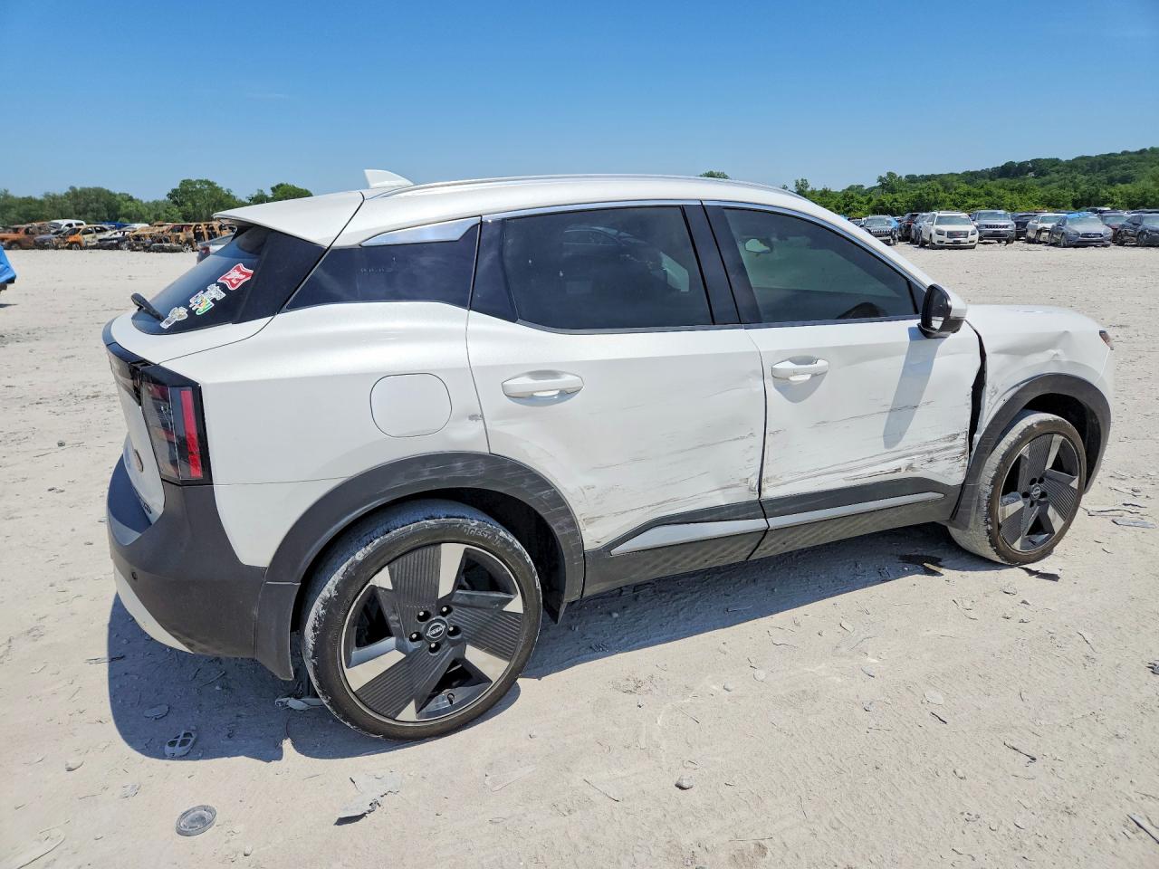 2025 NISSAN KICKS