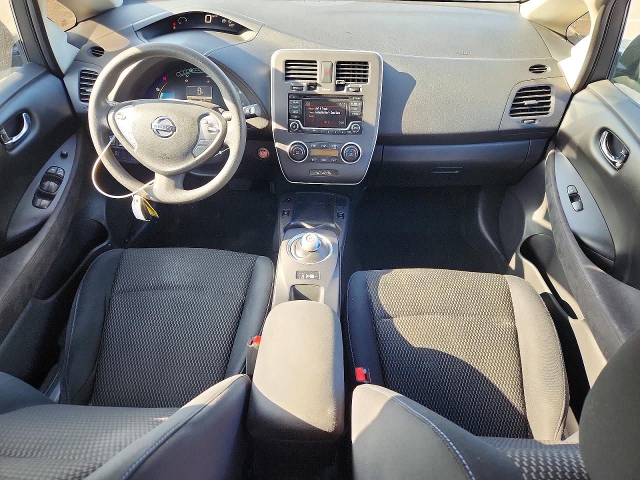 2017 NISSAN LEAF