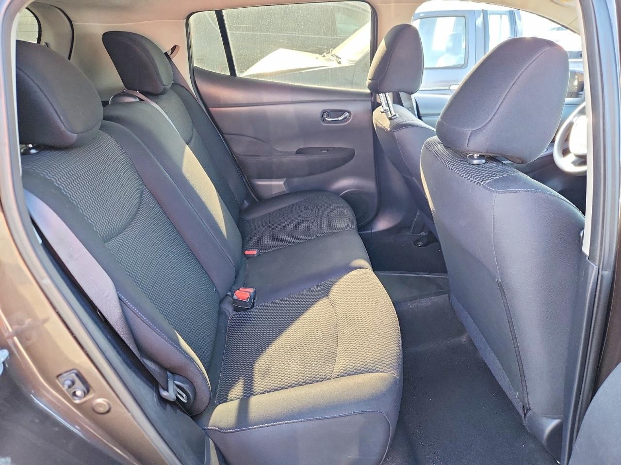 2017 NISSAN LEAF