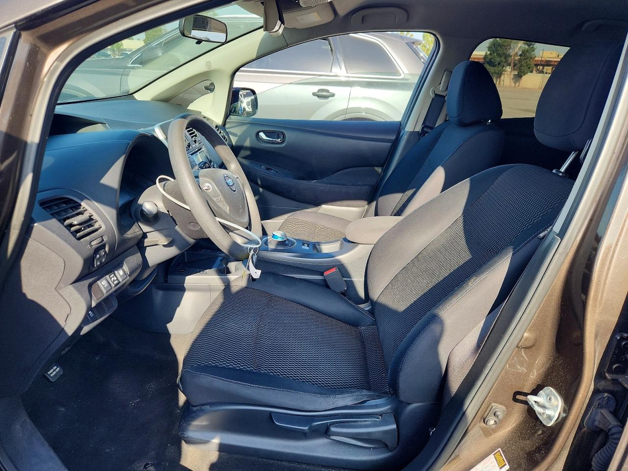 2017 NISSAN LEAF